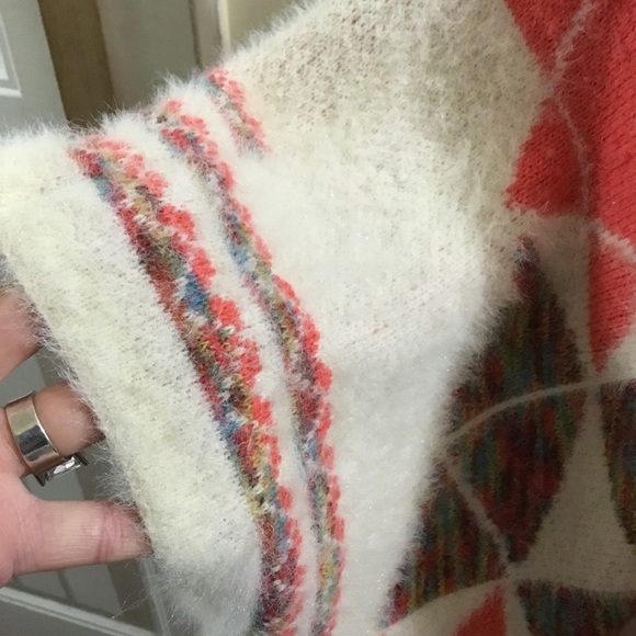 Star pattern soft knitted cape poncho One Size - Picture 6 of 11